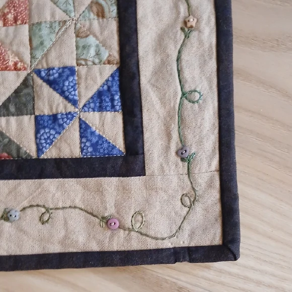 Small Pinwheel Garden Handmade Quilted Wall Hanging 10.25" x 12" - Picture 4 of 13